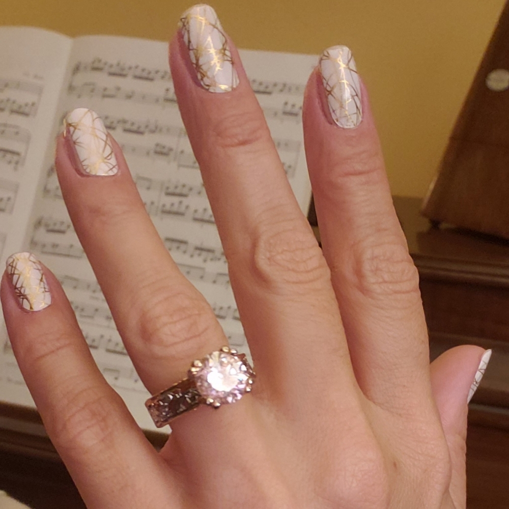 NWOT Gorgeous genuine silver ring